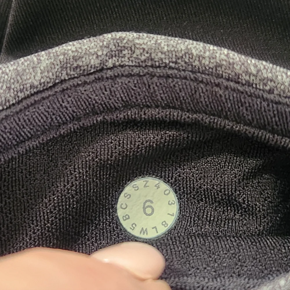 Lululemon Get Going Train Tight 28" Size 6 Gym Training Workout Crossfit - Picture 3 of 9